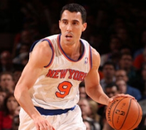 Pablo Prigioni re-signed by New York Knicks